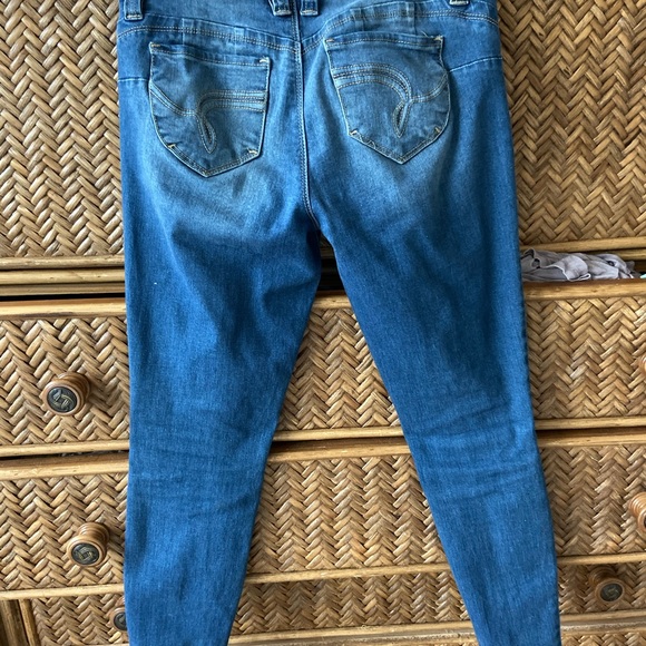 YMI WannaBettaButt Jeans - Picture 3 of 4